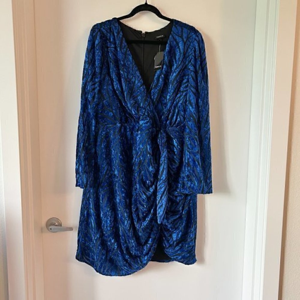 Torrid At The Knee Velvet High Slit Dress Size 24 NWT - Picture 5 of 13